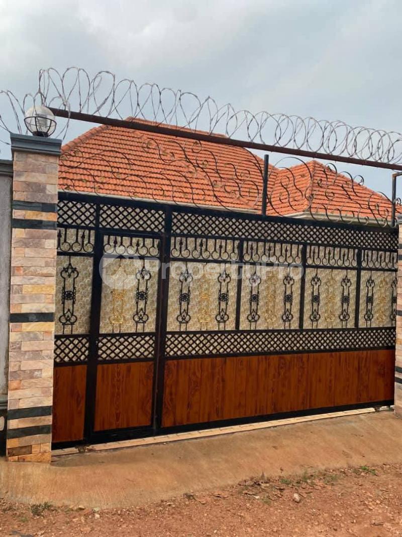 4 bedroom Villa for sale Kitende Entebbe road  Kampala Central Kampala Central - 4