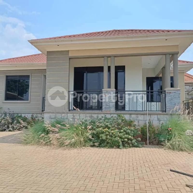 4 bedroom Villa for sale Namugongo Jinja misindye  Kampala Central Kampala Central - 0
