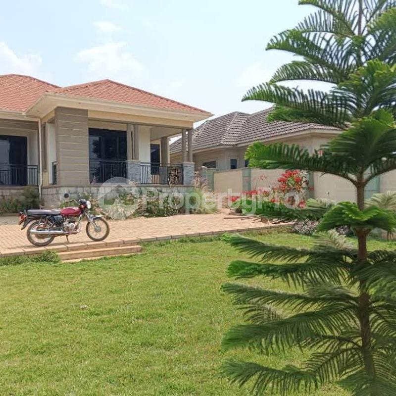 4 bedroom Villa for sale Namugongo Jinja misindye  Kampala Central Kampala Central - 4