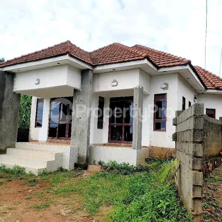 3 bedroom Bungalow Apartment for sale Kitende entebbe road  Kampala Central Kampala Central - 5