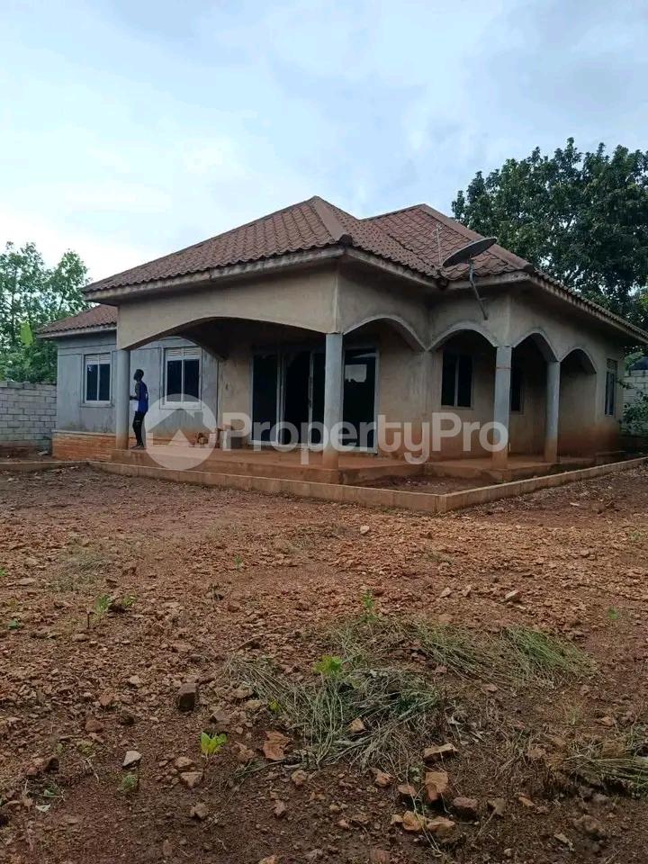 4 bedroom Bungalow Apartment for sale Kampala Central Kampala Central