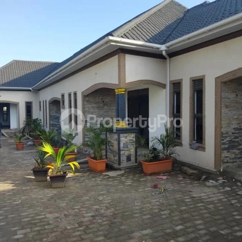 2 bedroom Bungalow Apartment for sale Kira nakwero Kira Wakiso Central - 0