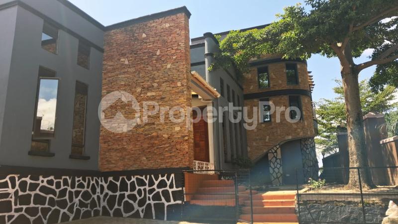 6 bedroom Villa for rent Quality supermarket route  Ssabagado-Makindye Wakiso Central - 3