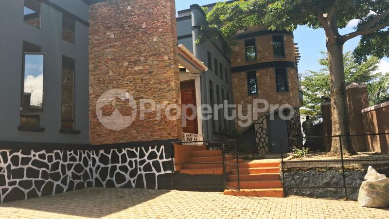 6 bedroom Villa for rent Quality supermarket route  Ssabagado-Makindye Wakiso Central - 0
