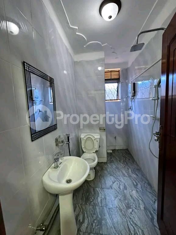 2 bedroom Apartment Block Apartment for rent salaama road Kampala Central - 5
