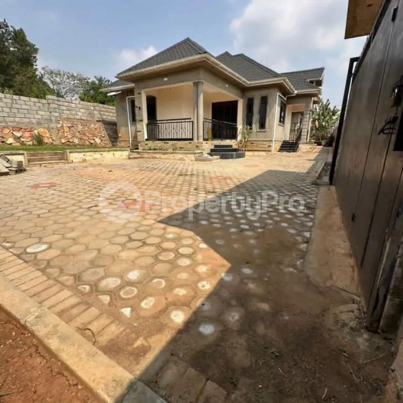 4 bedroom Villa for sale Gayaza busukuma Kawempe Wakiso Central - 2