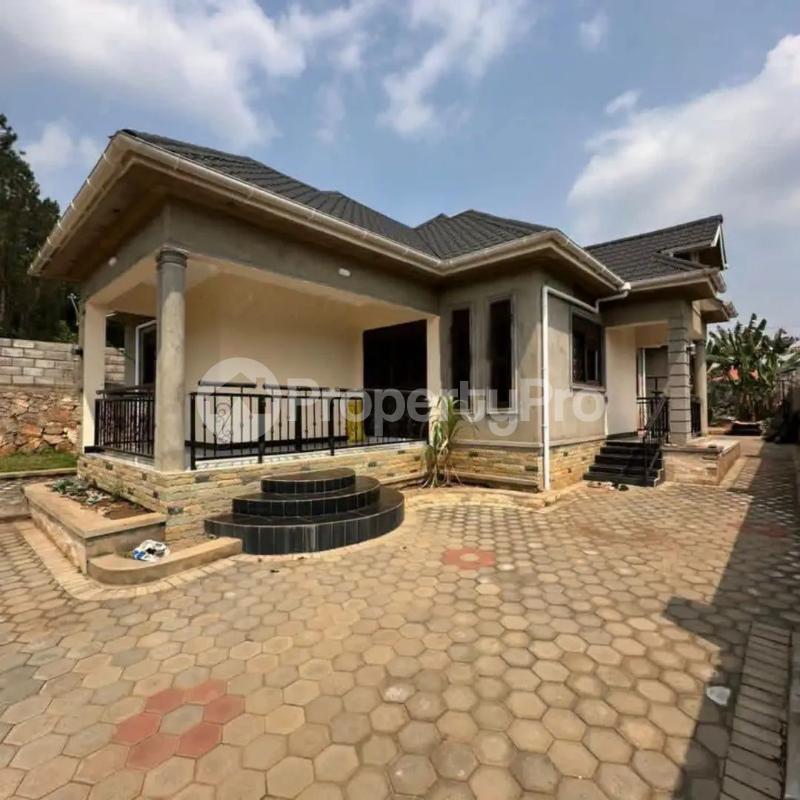 4 bedroom Villa for sale Gayaza busukuma Kawempe Wakiso Central - 0