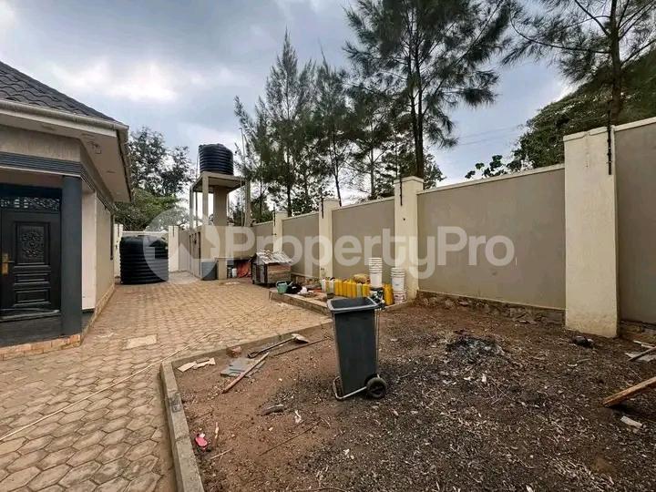 4 bedroom Apartment for sale Gayaza road  Kampala Central Kampala Central - 0