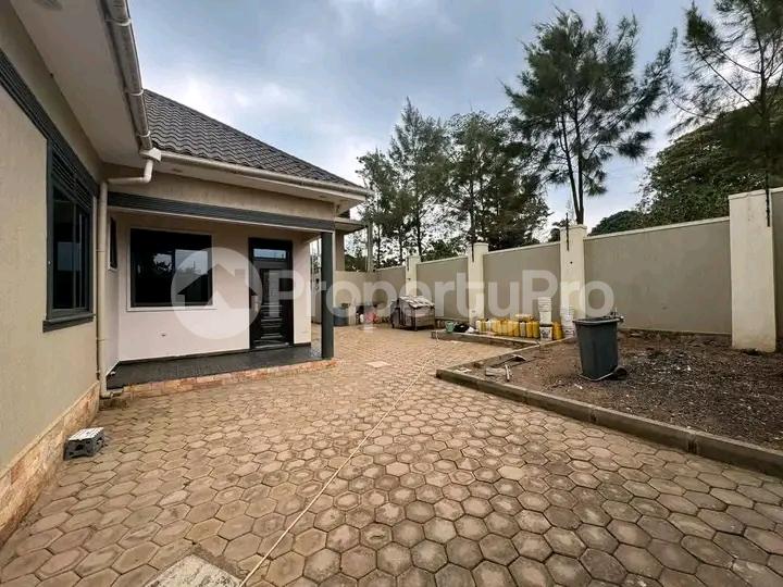 4 bedroom Apartment for sale Gayaza road  Kampala Central Kampala Central - 2
