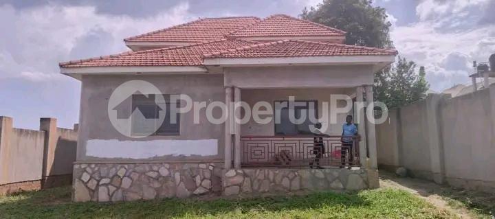 5 bedroom Bungalow Apartment for sale Kasangati  Kampala Central Kampala Central - 1