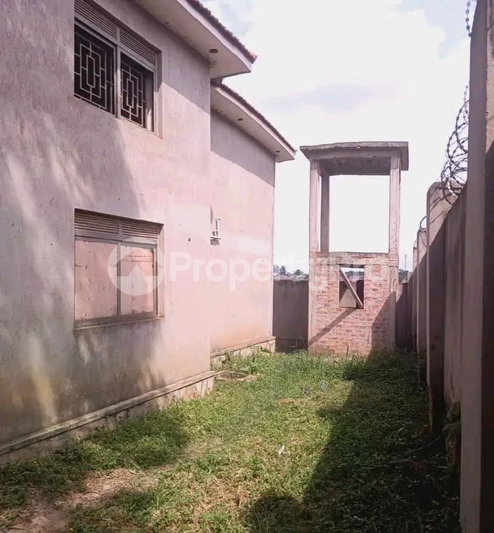 5 bedroom Bungalow Apartment for sale Kasangati  Kampala Central Kampala Central - 2