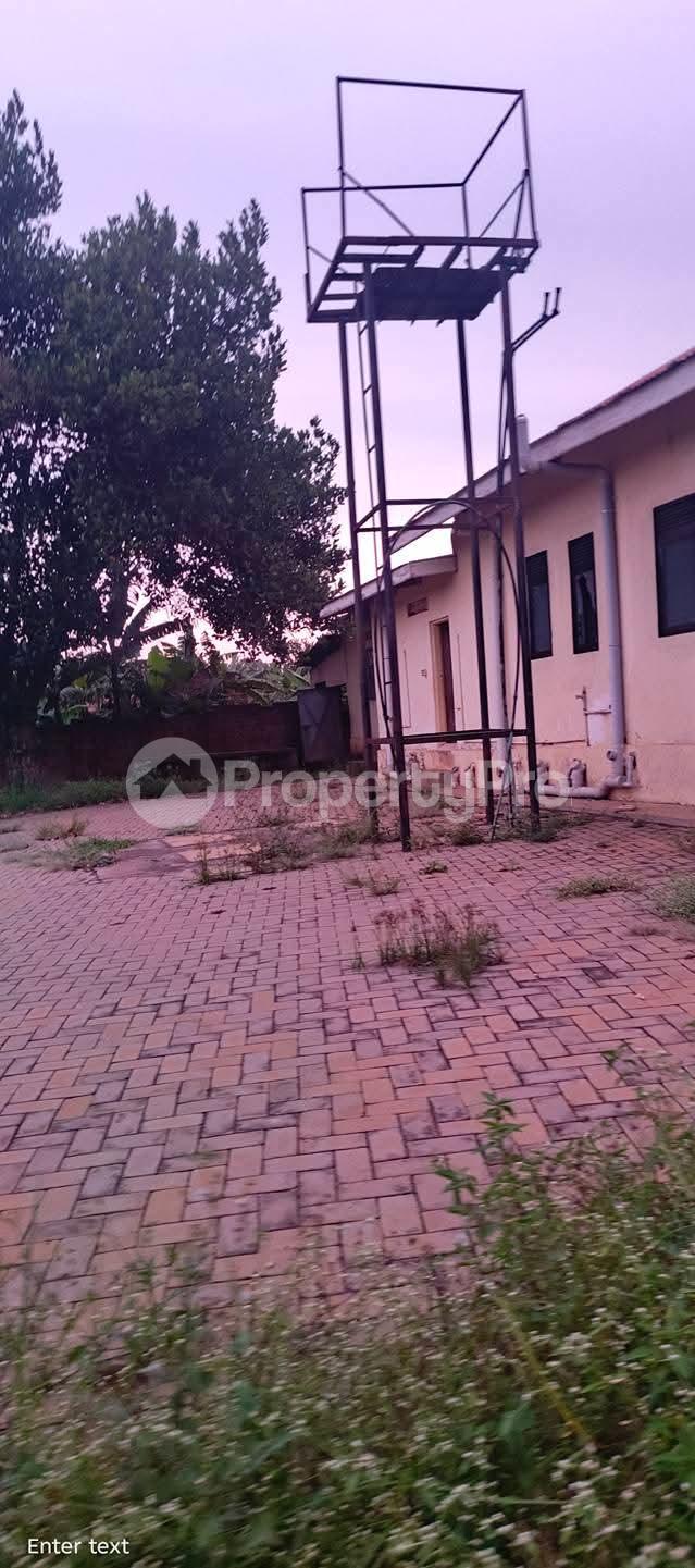 10 bedroom Commercial Property for sale Gayaza road masoli  Kampala Central Kampala Central - 17