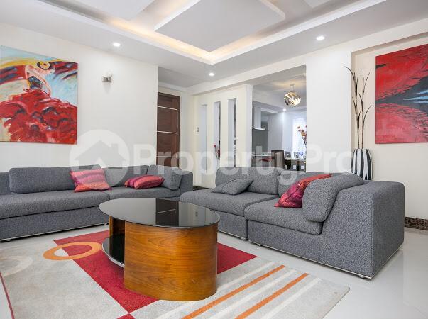 3 bedroom Rooms Flat&Apartment for sale Hatheru road Lavington Nairobi