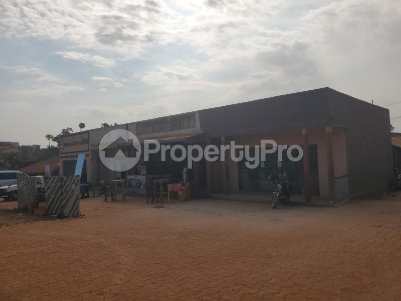 Commercial Property for rent Bukoto kamwoky road.. just after the Bukoto heights lane.. Bukoto Kampala Central - 0