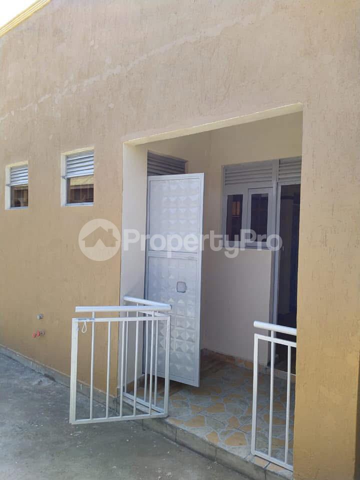 1 bedroom mini flat  Bungalow Apartment for rent Mbuya road  Mbuya Kampala Central - 0