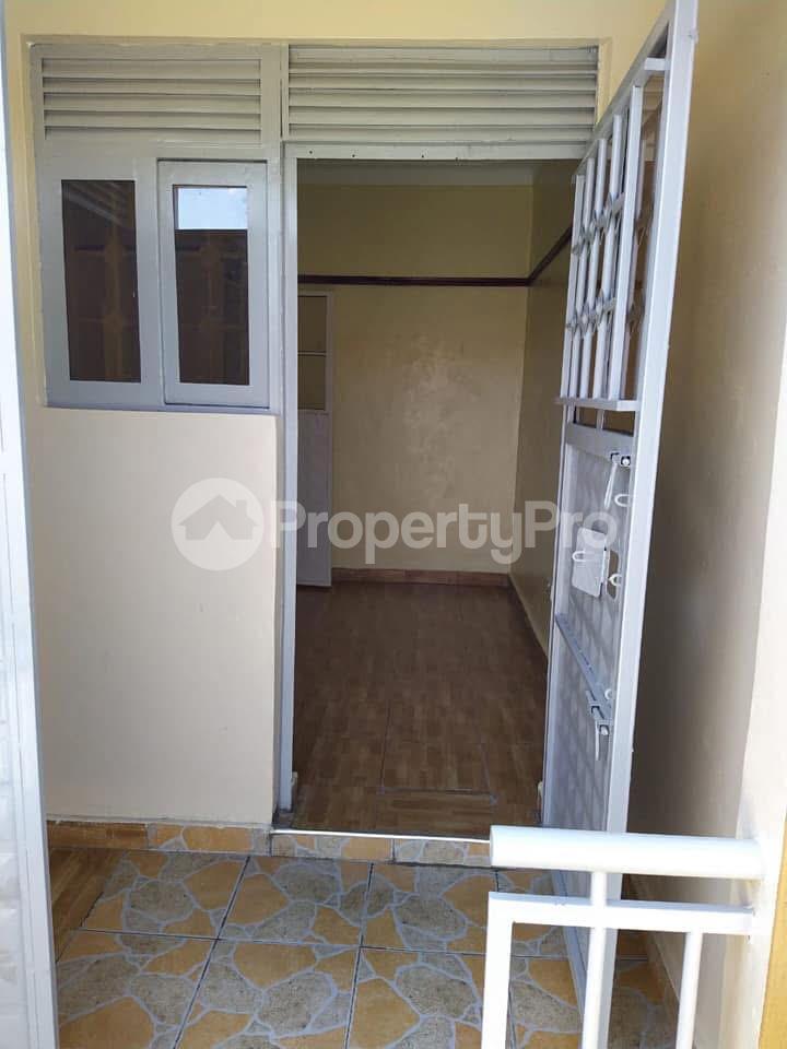 1 bedroom mini flat  Bungalow Apartment for rent Mbuya road  Mbuya Kampala Central - 1