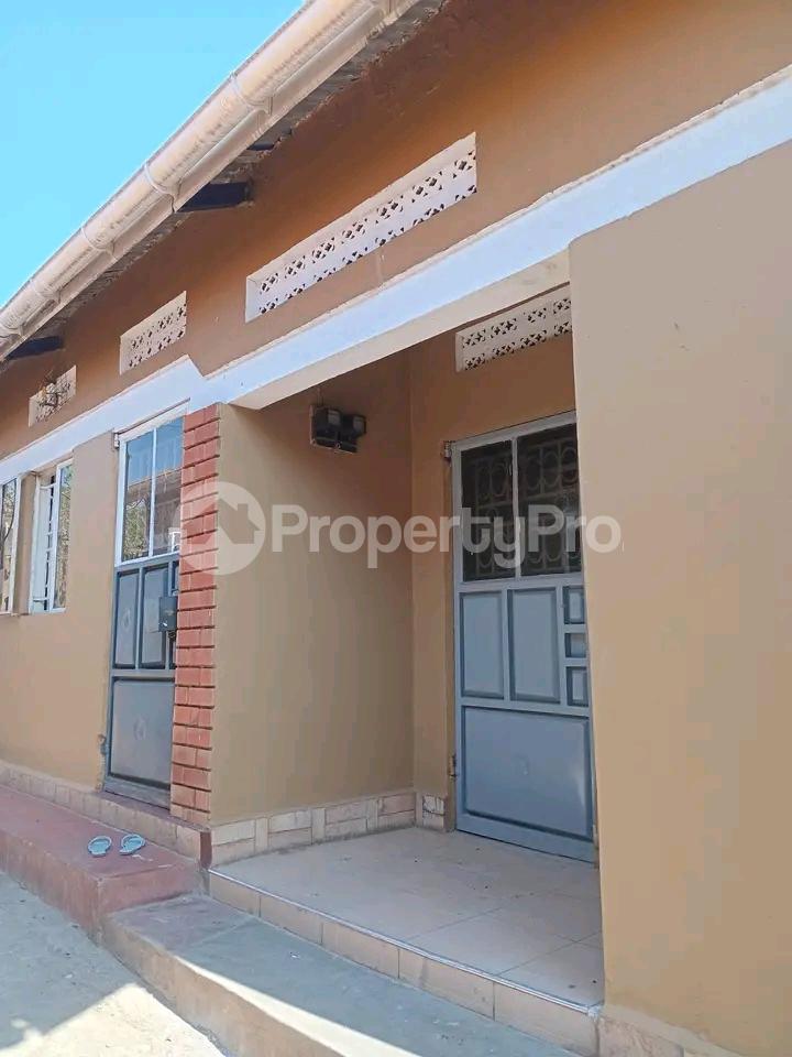 1 bedroom mini flat  Studio Apartment for rent Namugongo road  Kampala Central Kampala Central