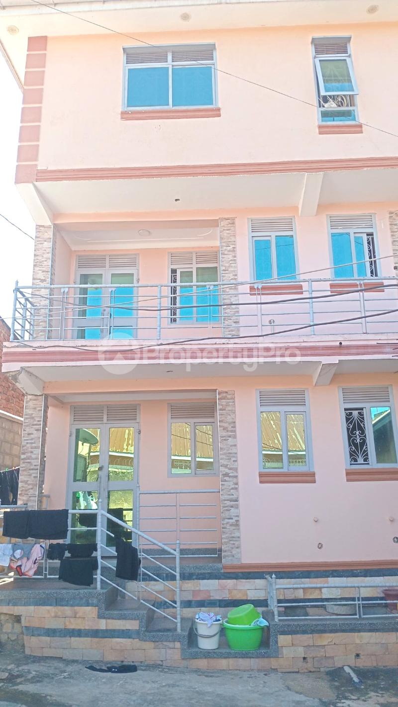 1 bedroom mini flat  Apartment Block Apartment for rent mutungo road Kampala Central - 4