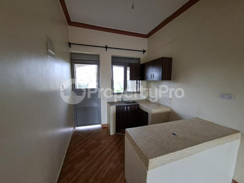 2 bedroom Apartment Block Apartment for rent buwaate road Kampala Central - 5