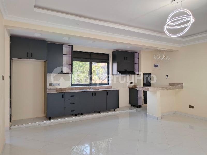 2 bedroom Apartment Block Apartment for rent Kiwaatule road Kampala Central - 4