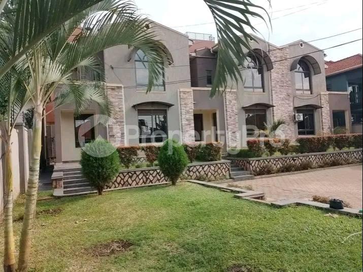 3 bedroom Apartment Block Apartment for rent kira road Kira Wakiso Central - 6