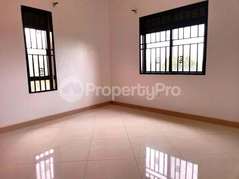 3 bedroom Apartment Block Apartment for rent kiwaatule road Kampala Central - 1