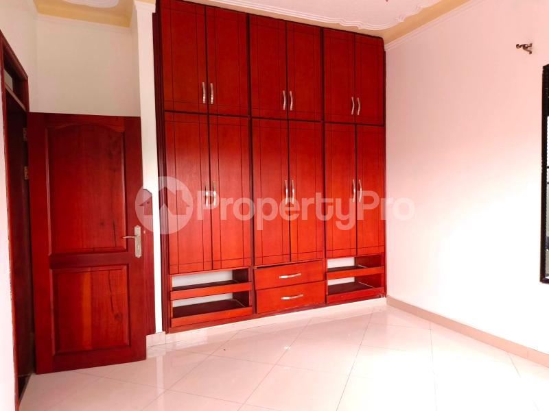 3 bedroom Apartment Block Apartment for rent kiwaatule road Kampala Central - 4