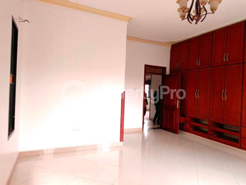 3 bedroom Apartment Block Apartment for rent kiwaatule road Kampala Central - 5