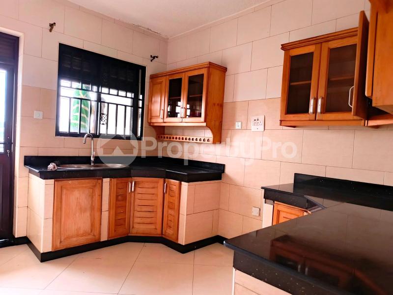3 bedroom Apartment Block Apartment for rent kiwaatule road Kampala Central - 12