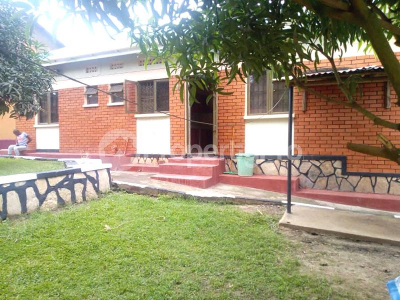 3 bedroom Bungalow Apartment for rent kajjansi road Wakiso Central - 3
