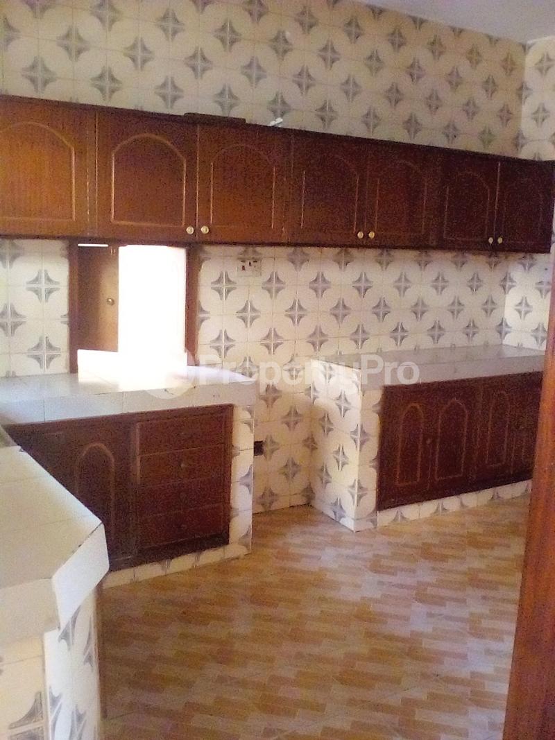 3 bedroom Rooms Flat&Apartment for rent Mandera road  Kileleshwa Nairobi