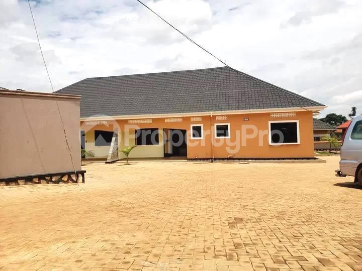 4 bedroom Bungalow Apartment for rent gayaza road Wakiso Central - 7