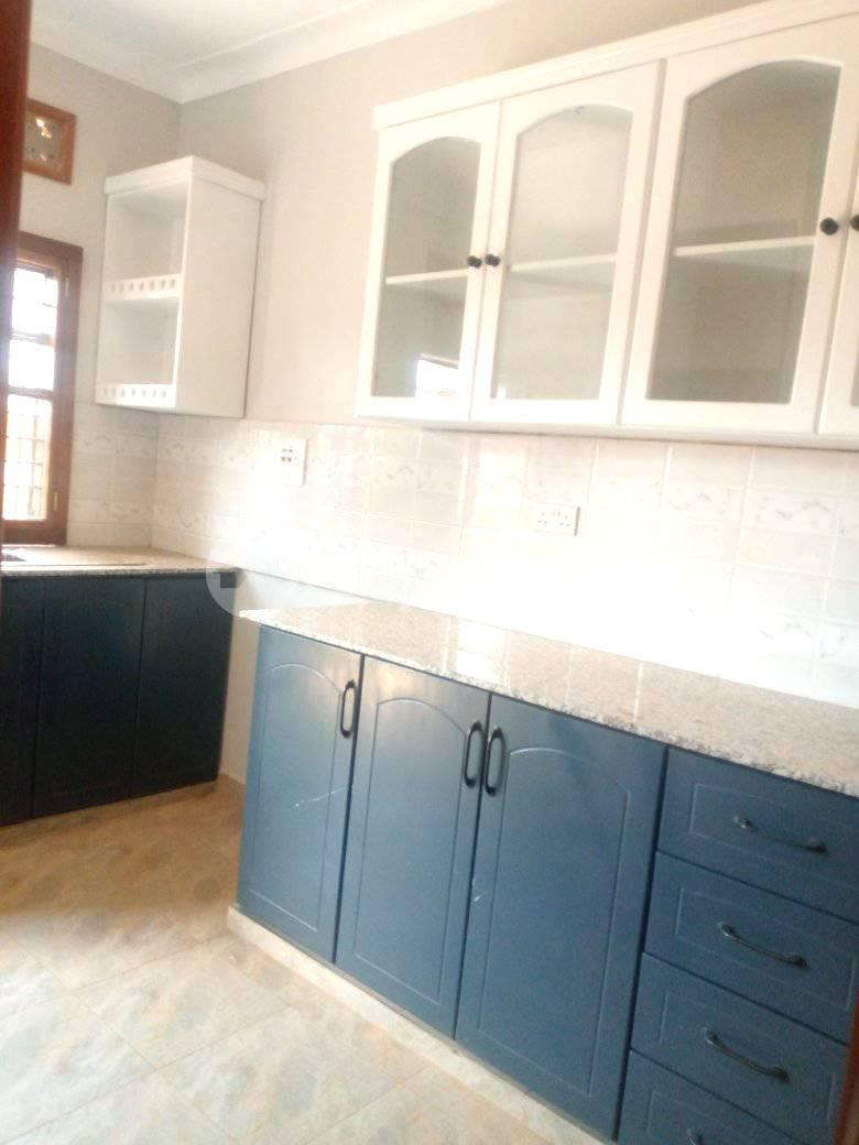 4 bedroom Bungalow Apartment for rent gayaza road Wakiso Central - 4