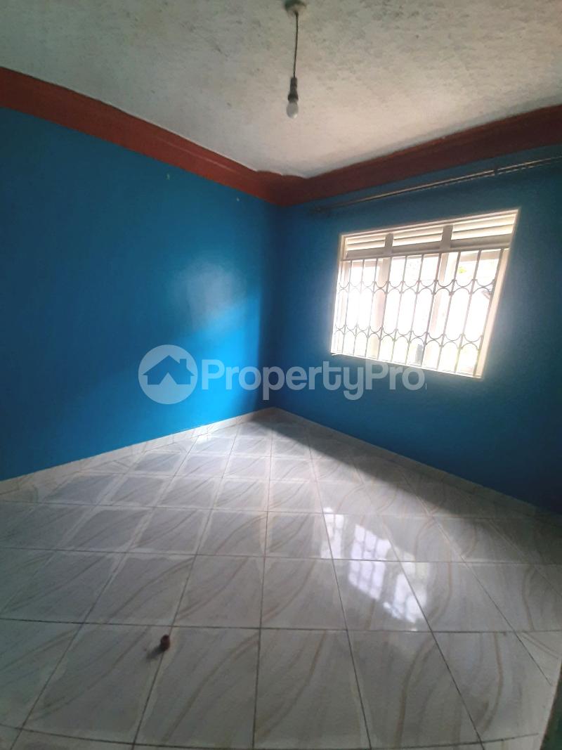 4 bedroom Bungalow Apartment for rent bweyogerere road Wakiso Central - 5