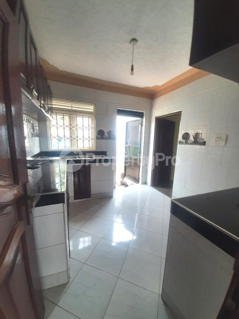 4 bedroom Bungalow Apartment for rent bweyogerere road Wakiso Central - 15