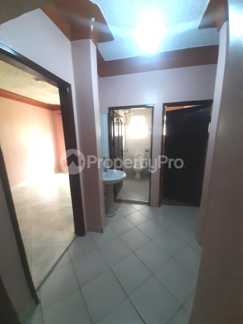 4 bedroom Bungalow Apartment for rent bweyogerere road Wakiso Central - 9