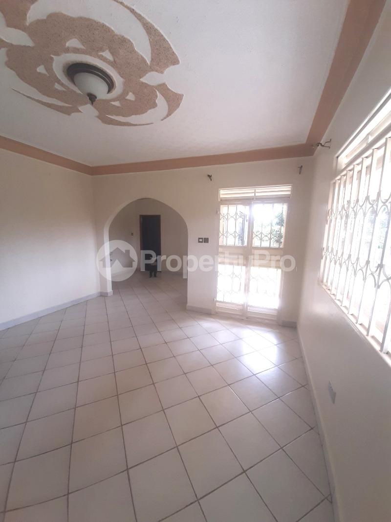 4 bedroom Bungalow Apartment for rent bweyogerere road Wakiso Central - 21