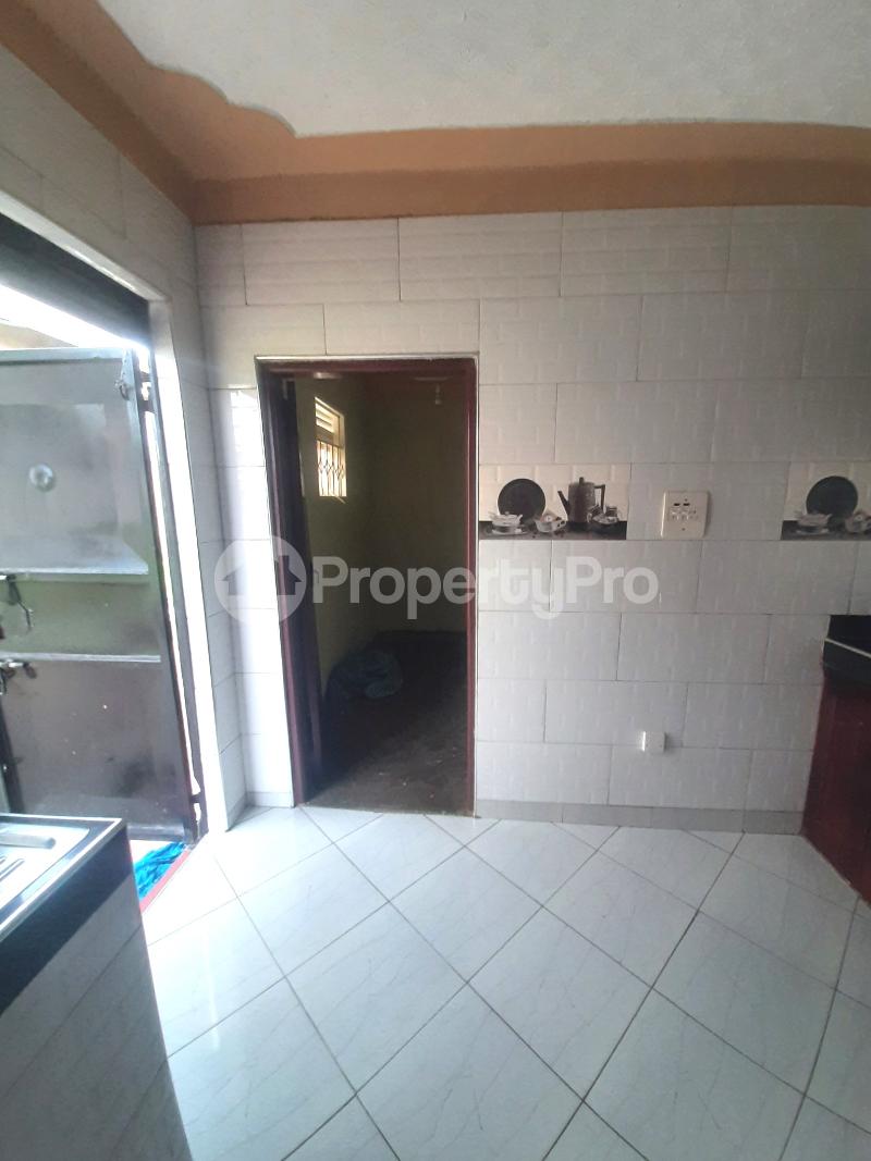 4 bedroom Bungalow Apartment for rent bweyogerere road Wakiso Central - 3