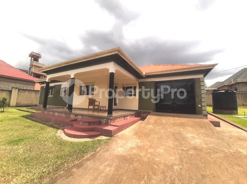 4 bedroom Bungalow Apartment for rent bweyogerere road Wakiso Central - 7