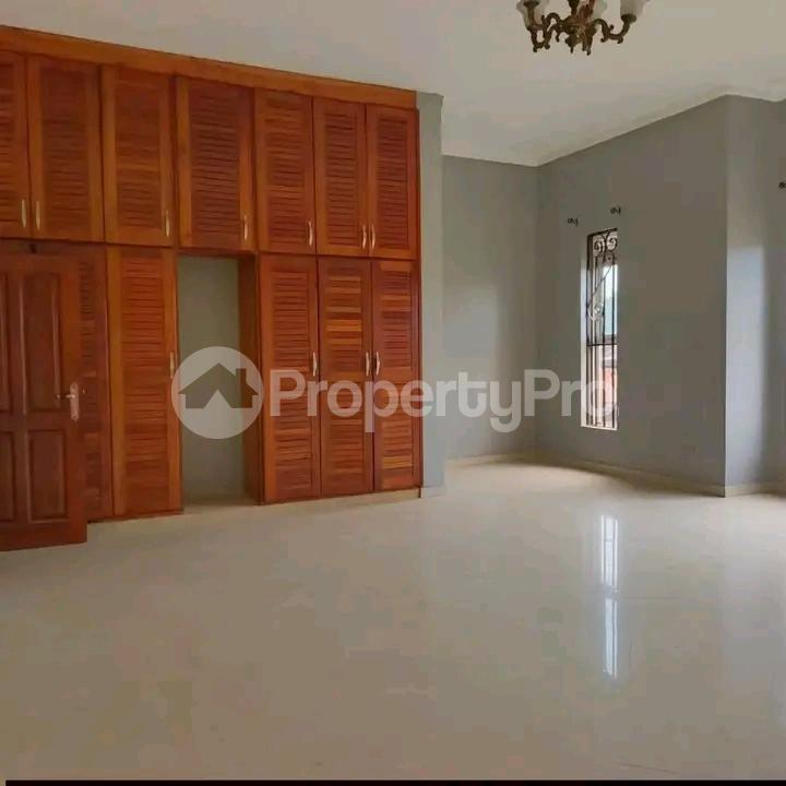 4 bedroom Bungalow Apartment for sale Naalya  Kampala Central Kampala Central - 1