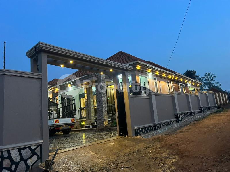 4 bedroom Villa for sale Kira nakwero  Kira Wakiso Central - 0
