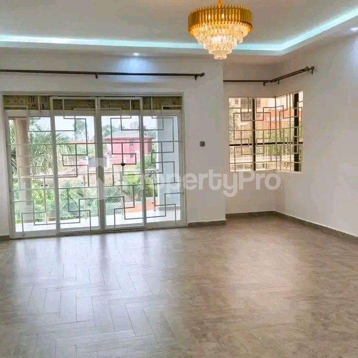6 bedroom Villa for rent najjera kira road Nabweru Wakiso Central - 1