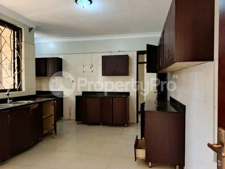5 bedroom Bungalow Apartment for sale Namugongo road  Wakiso Central - 2
