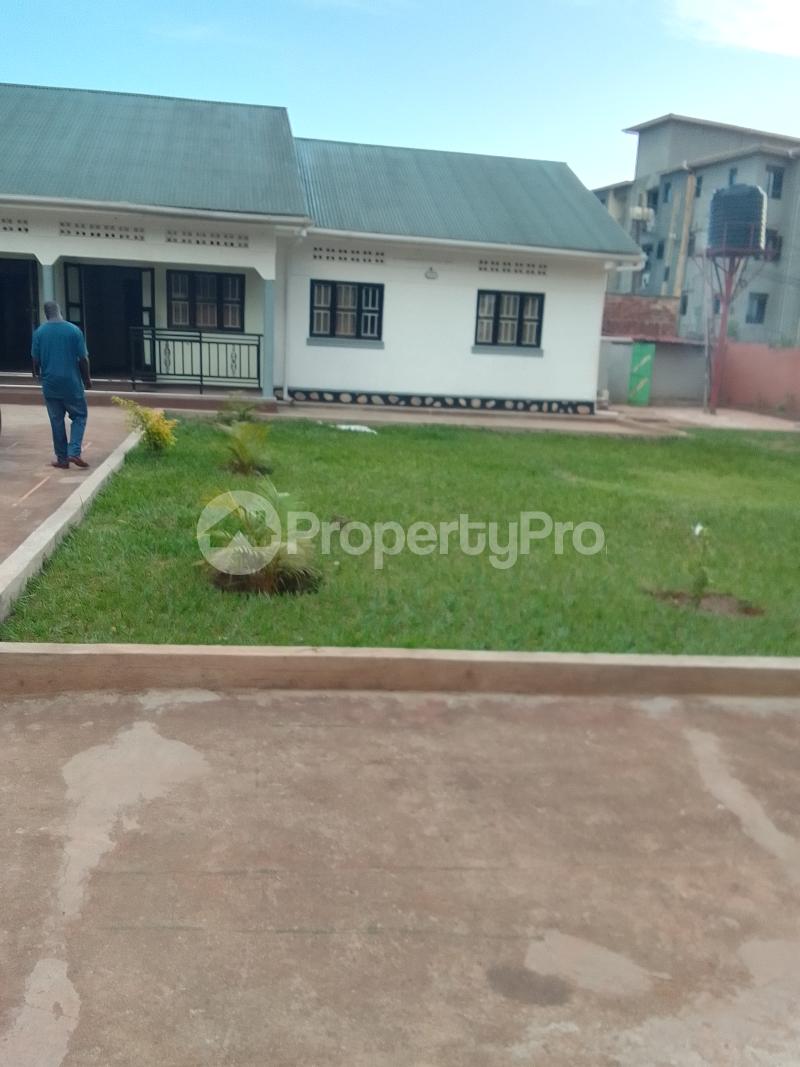 4 bedroom Bungalow Apartment for rent Bukoto road Bukoto Kampala Central - 1