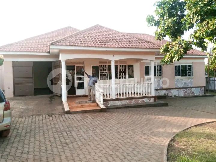 4 bedroom Bungalow Apartment for rent Namugongo road  Kampala Central - 10