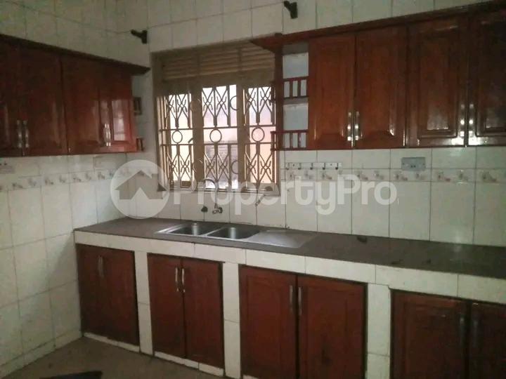 4 bedroom Bungalow Apartment for sale Namugongo road  Kampala Central Kampala Central - 3