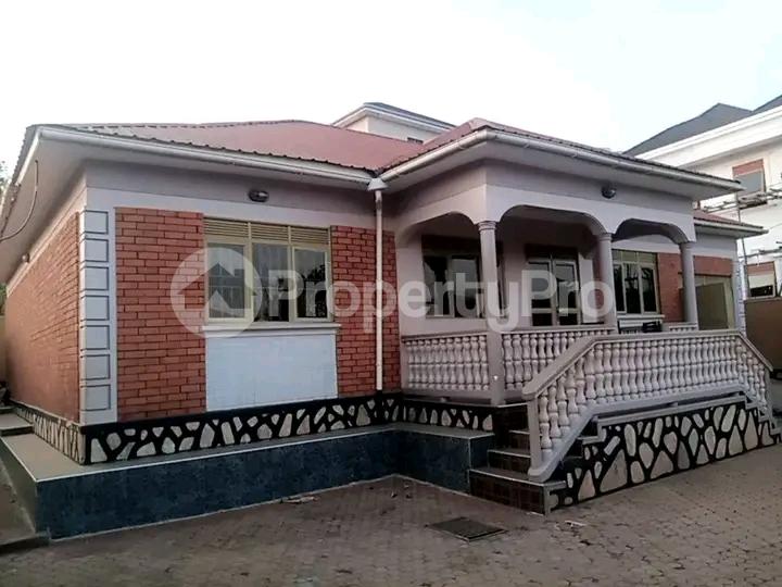 4 bedroom Bungalow Apartment for sale Namugongo road  Kampala Central Kampala Central - 7