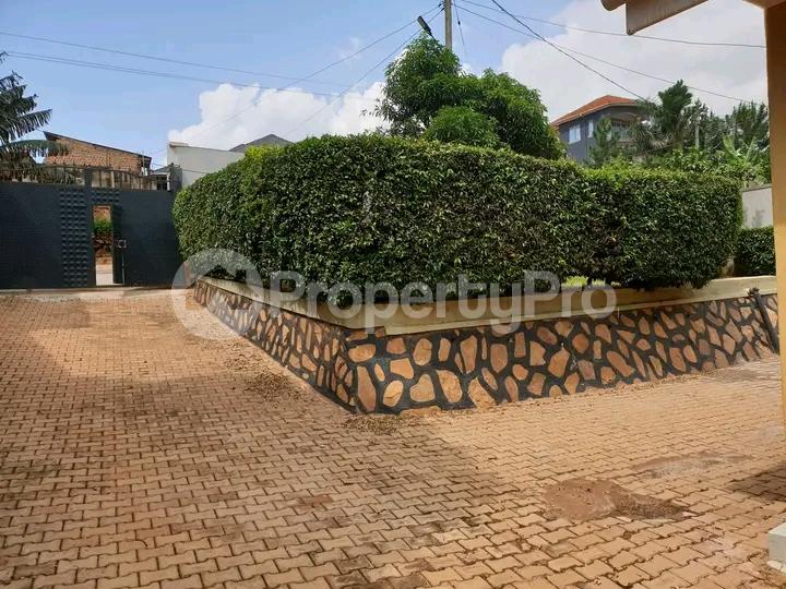 3 bedroom Bungalow Apartment for rent Kira road  Kampala Central Kampala Central - 5
