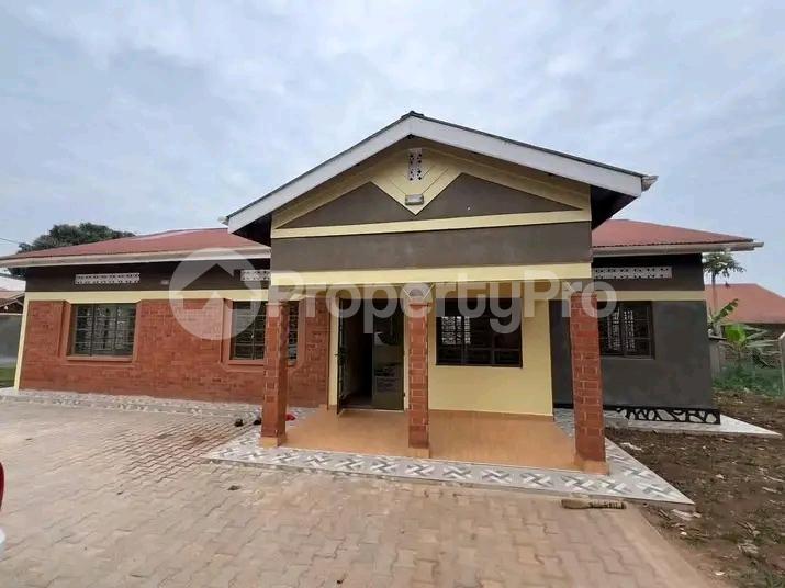 4 bedroom Bungalow Apartment for rent Kampala Central Kampala Central - 0