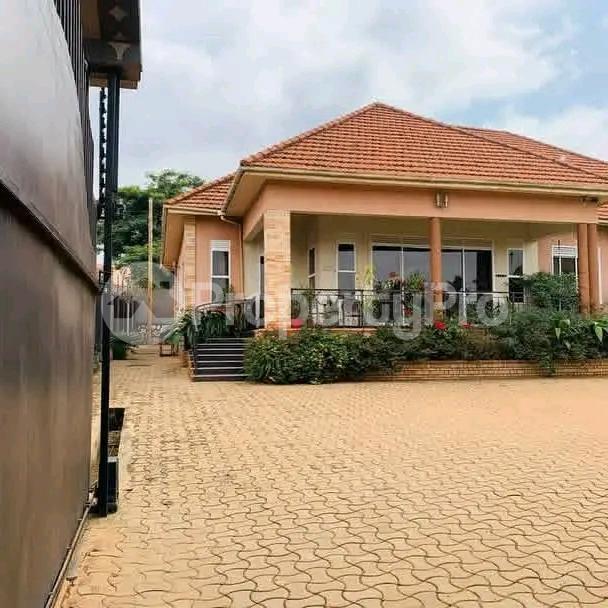 6 bedroom Bungalow Apartment for rent Najjera road  Kampala Central Kampala Central - 4